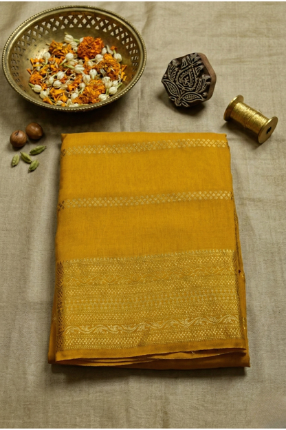 Floral dot motifs strips with big border - Mustard yellow