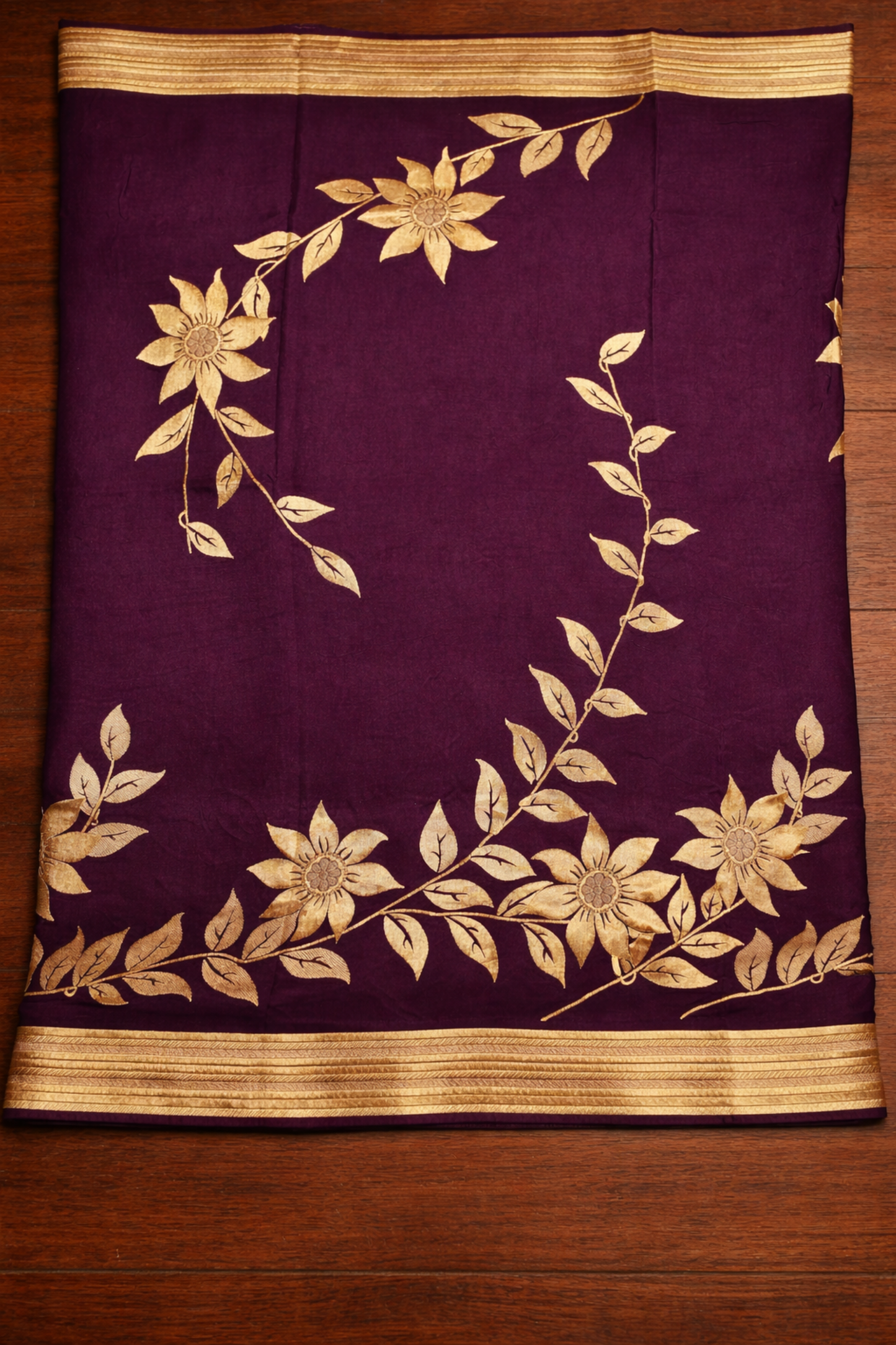 Large continuous Floral Creeper pattern - Wine